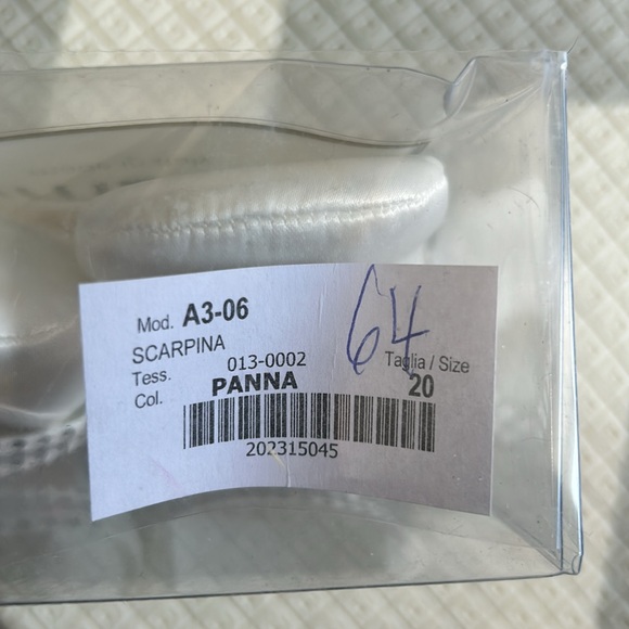 Baby baptism shoes - Picture 2 of 3